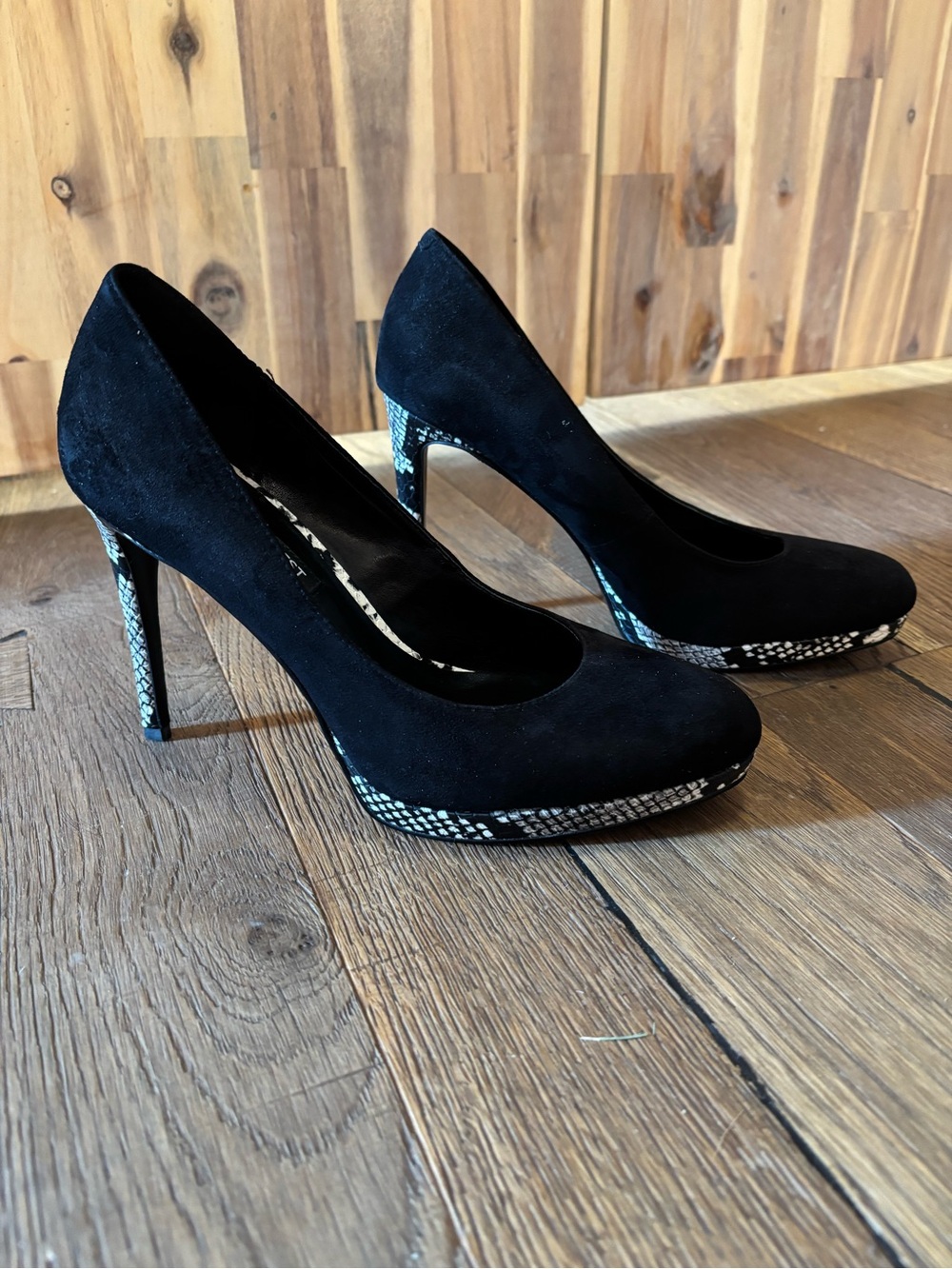 Nine West Black Suede Pumps with Snakeskin-Patterned Heel